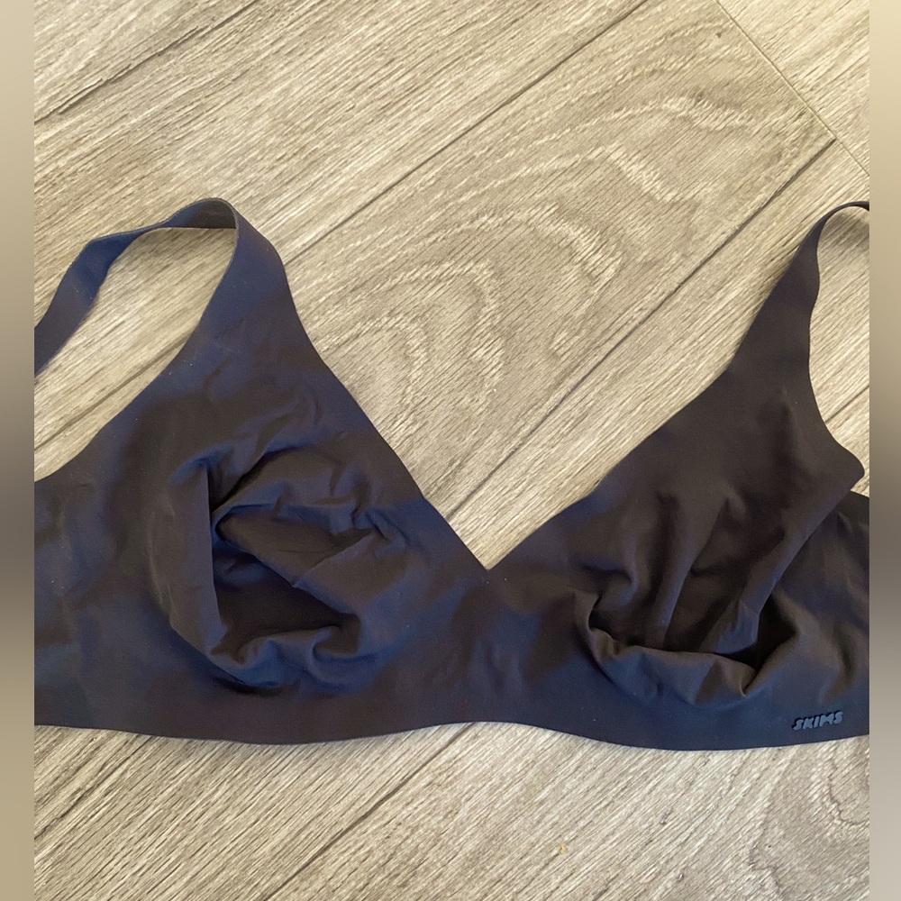 Skims black bralette sz XL